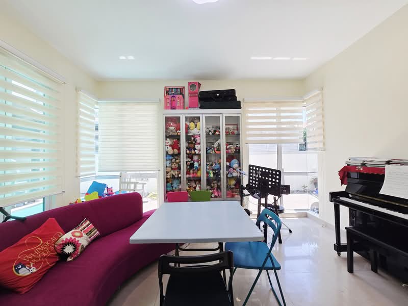 Rumah Berkembar untuk Dijual di Damansara Idaman (Ara Damansara) - Reni Lim - Living Room - PropertyGuru.com.my