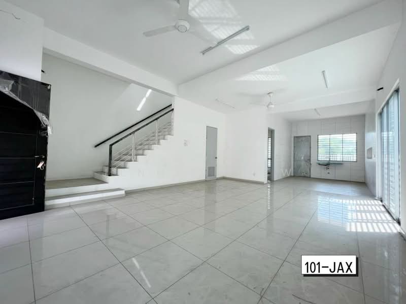 2-storey Terraced House for Sale in Ambang Botanic (Klang) - Jennie Chew - Living Room - PropertyGuru.com.my