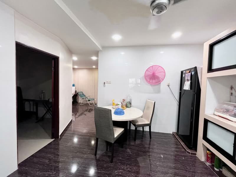 Taman Ungku Tun Aminah untuk Untuk Dijual - RM 688,000, Mac 2026 - Dining Room - PropertyGuru.com.my