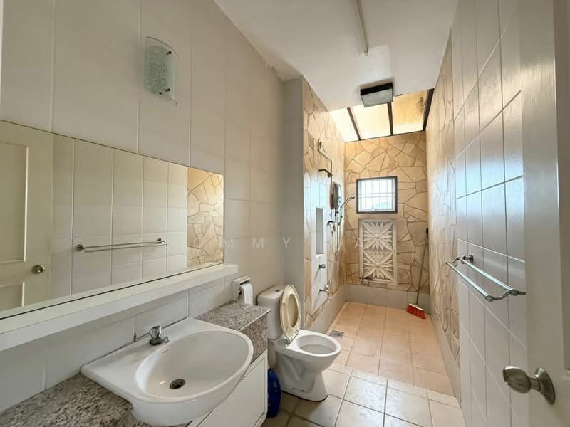 Impian Emas Impians Emass untuk Untuk Dijual - RM 900,000, Mac 2026 - Bathroom - PropertyGuru.com.my