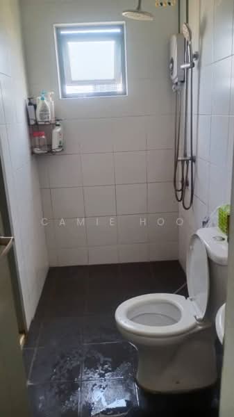 Service Residence for Sale at VIM 3 @ Desa Park North - Camie Hoo - Bathroom - PropertyGuru.com.my