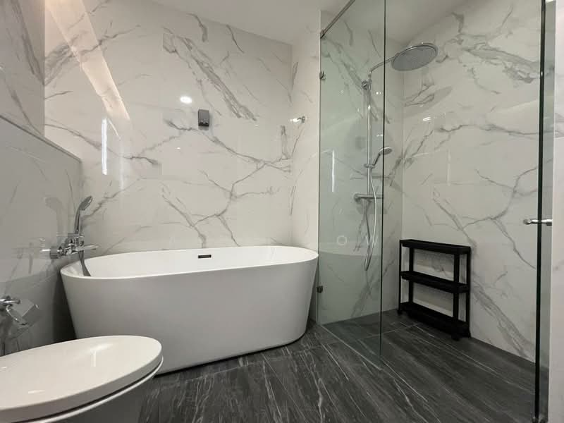 Service Residence for Sale at Core Residence @ TRX - Alice Low - Bathroom - PropertyGuru.com.my