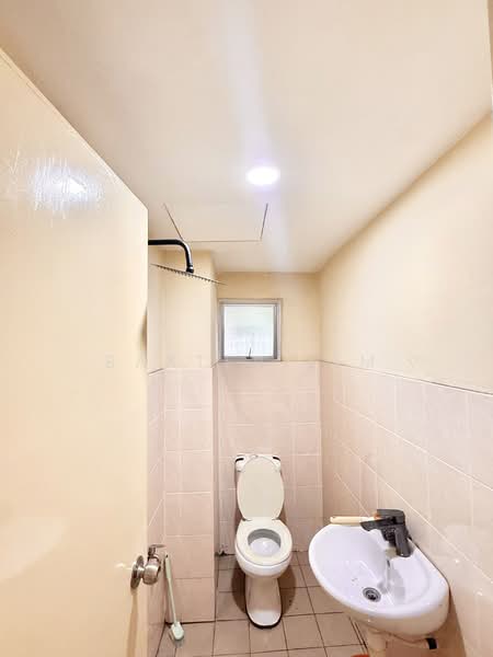 Condominium for Rent at Kepong Sentral Condominium - Baxter Lim - Bathroom - PropertyGuru.com.my
