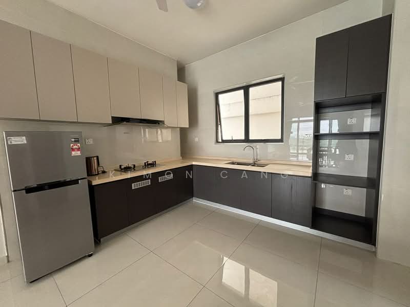Royal Strand @ Country Garden Danga Bay untuk Untuk Disewa - RM 3,100 /bulan, Mac 2026 - Kitchen - PropertyGuru.com.my