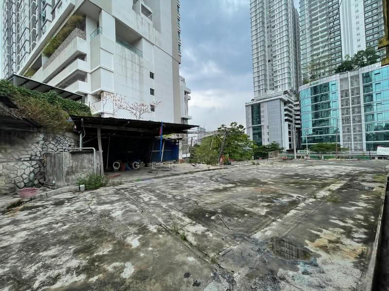 Zero-Lot Bungalow for Rent in Jalan Klang Lama (Old Klang Road) (Kuala Lumpur) - Roger Phang - Exterior - PropertyGuru.com.my