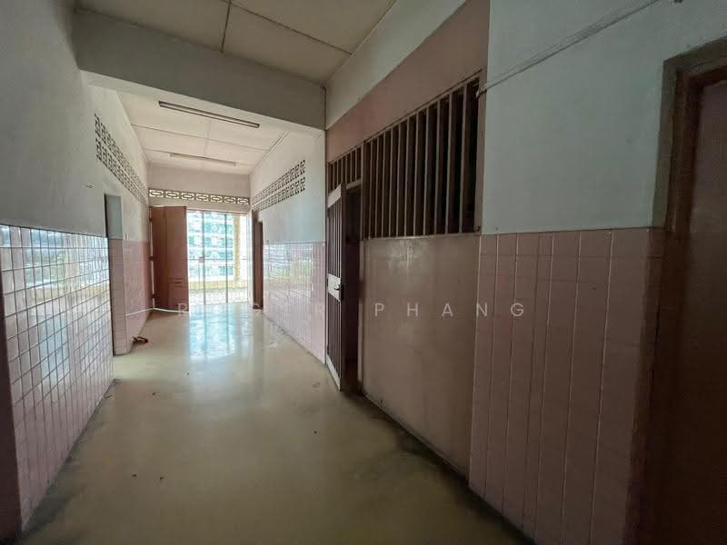 Zero-Lot Bungalow for Rent in Jalan Klang Lama (Old Klang Road) (Kuala Lumpur) - Roger Phang - Corridor - PropertyGuru.com.my