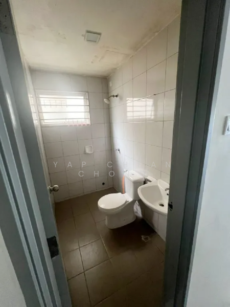 Townhouse for Sale in Bandar Botanic (Klang) - Yap Chean Chong - Bathroom - PropertyGuru.com.my