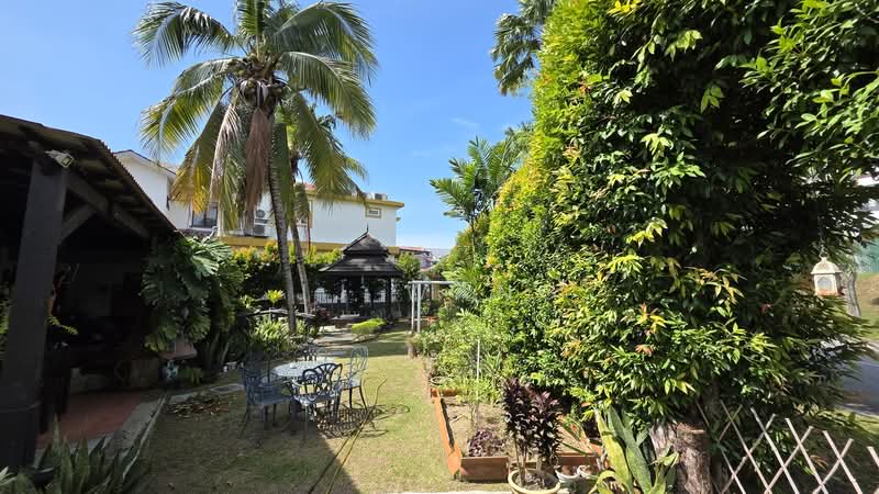 2-storey Terraced House for Sale in Kota Kemuning (Shah Alam) - JJ Wang - Garden - PropertyGuru.com.my