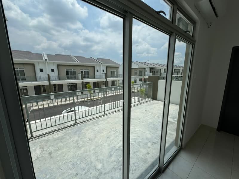 Terraced House for Rent in Bandar Mahkota Banting (Tanjong Duabelas) - Joshua Fan - Balcony - PropertyGuru.com.my