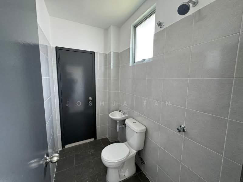 Terraced House for Rent in Bandar Mahkota Banting (Tanjong Duabelas) - Joshua Fan - Bathroom - PropertyGuru.com.my