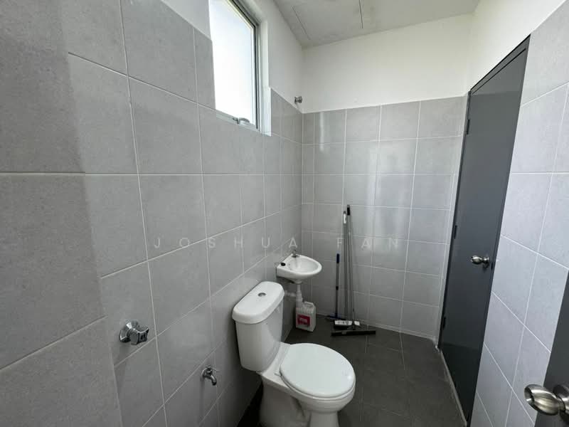 Terraced House for Rent in Bandar Mahkota Banting (Tanjong Duabelas) - Joshua Fan - Bathroom - PropertyGuru.com.my