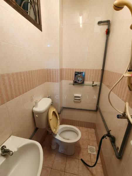 Bandar Putra Kulai Jalan Kempas untuk Untuk Dijual - RM 1,260,000, Mac 2026 - Bathroom - PropertyGuru.com.my