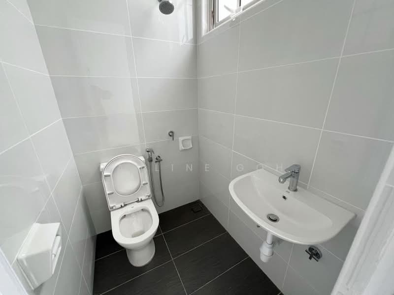 Semi-Detached House for Sale in Taman Ekoflora (Johor Bahru) - Pauline Goh - Bathroom - PropertyGuru.com.my