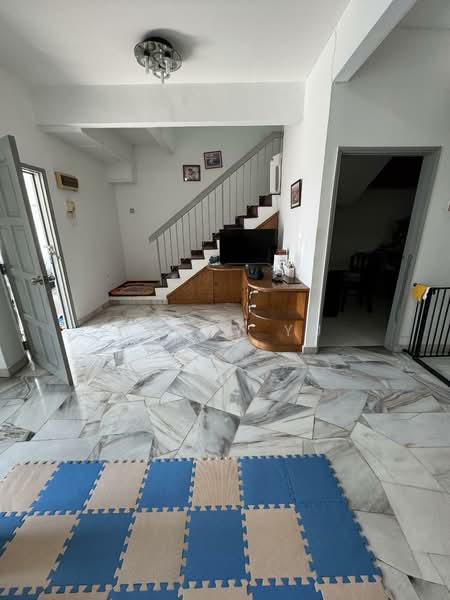 Selayang Taman Intan baiduri untuk Untuk Dijual - RM 600,000, Mac 2026 - Living Room - PropertyGuru.com.my