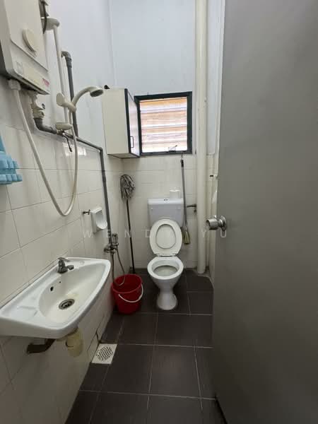 Selayang Taman Intan baiduri untuk Untuk Dijual - RM 600,000, Mac 2026 - Bathroom - PropertyGuru.com.my