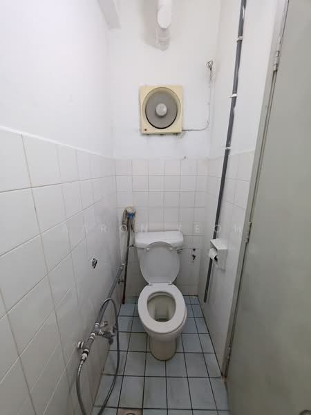 Shop / Office for Sale in Cheras Business Centre (Kuala Lumpur) - Aaron Yeoh - Bathroom - PropertyGuru.com.my