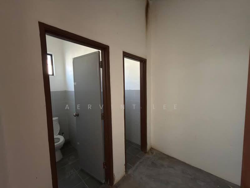 Cluster Factory for Rent in Kampung Ulu Pulai (Pekan Nanas) - Aervint Lee - Bathroom - PropertyGuru.com.my