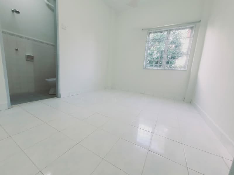 Pangsapuri untuk Dijual di Kiara Apartment - CHIN FN - Bathroom - PropertyGuru.com.my