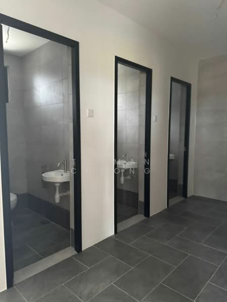 Semi-D Factory for Rent in Kapar Industrial Park (Kapar) - Topman Cheong - Bathroom - PropertyGuru.com.my