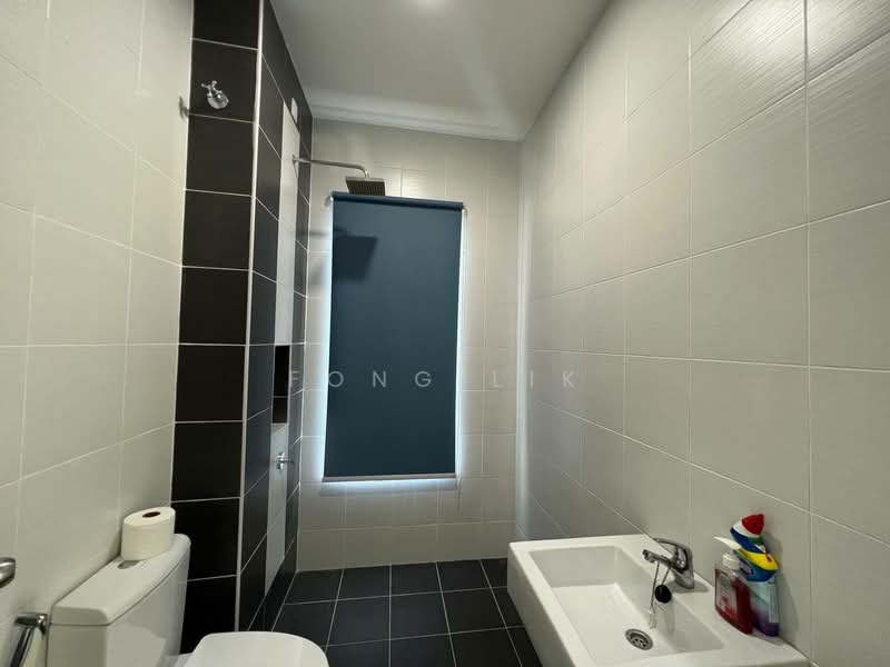 2-storey Terraced House for Sale in Bandar Seri Alam (Masai) - Fong Lik - Bathroom - PropertyGuru.com.my