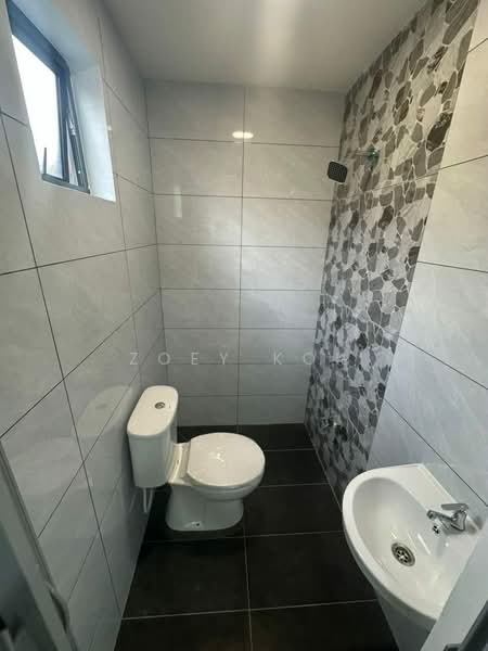 1-storey Terraced House for Sale in Taman Skudai Baru (Skudai) - Zoey Kok - Bathroom - PropertyGuru.com.my
