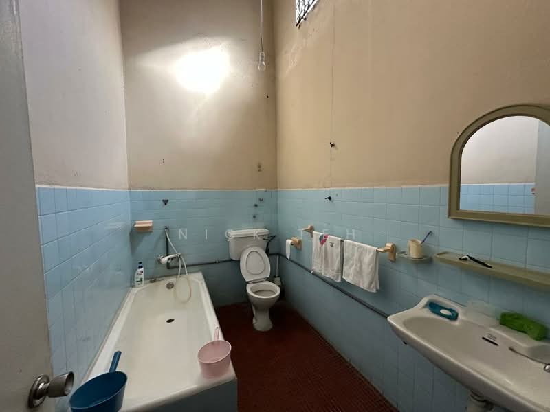 2-storey Terraced House for Sale in Petaling Jaya (Selangor) - Nick Teh - Bathroom - PropertyGuru.com.my