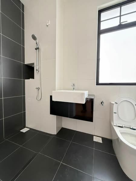 Cluster House for Sale in Iskandar Puteri (Nusajaya) (Johor) - Chloe Chin - Bathroom - PropertyGuru.com.my