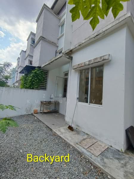 3-storey Terraced House for Rent in Taman Subang Mas (Subang Jaya) - Zarema Kulbuzheva - Exterior - PropertyGuru.com.my
