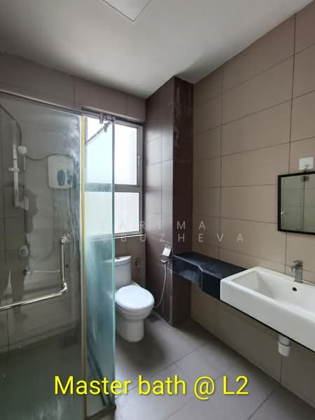 3-storey Terraced House for Rent in Taman Subang Mas (Subang Jaya) - Zarema Kulbuzheva - Bathroom - PropertyGuru.com.my