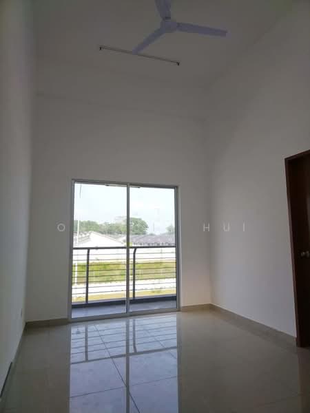 Rumah Teres 2-Tingkat untuk Disewa di Bandar Springhill (Jimah) - Ong Jia Hui - Balcony - PropertyGuru.com.my