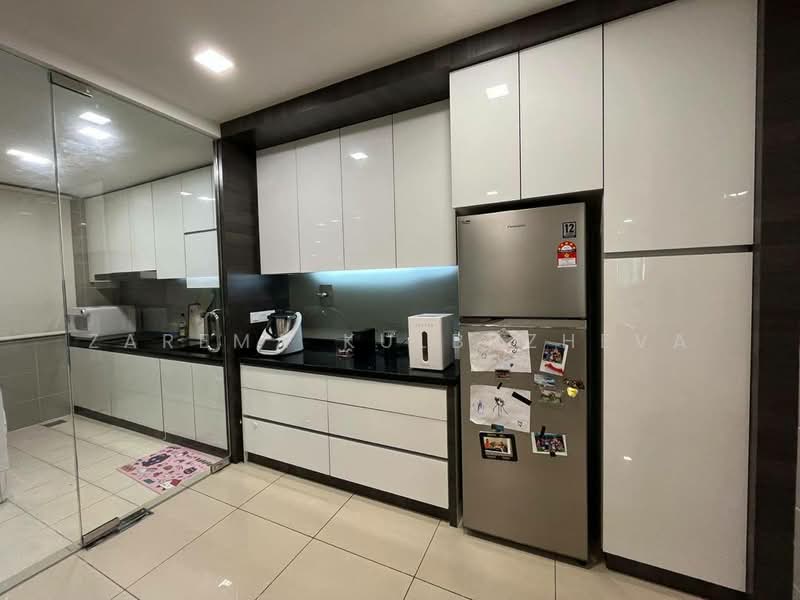 Condominium for Sale at Aston Kiara 3 - Zarema Kulbuzheva - Kitchen - PropertyGuru.com.my