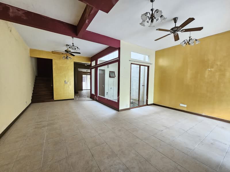 Bukit Jelutong untuk Untuk Dijual - RM 1,100,000, Mac 2026 - Living Room - PropertyGuru.com.my