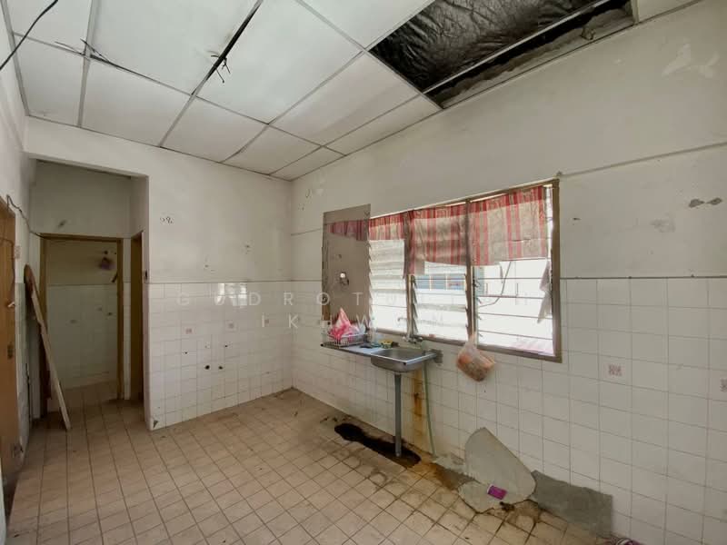 Shop for Sale in Taman Bukit Mewah (Kajang) - Gudrotullah Ikhwan - Kitchen - PropertyGuru.com.my