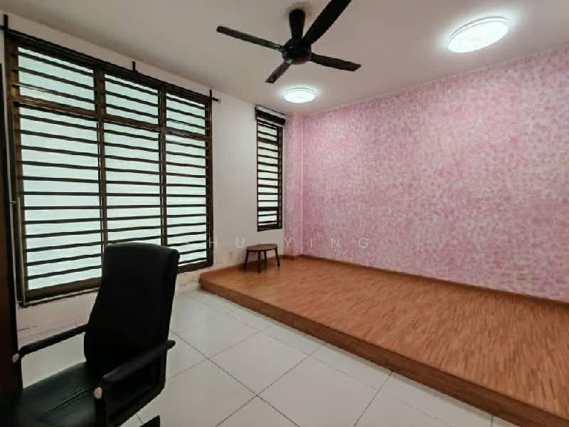 2-storey Terraced House for Sale in Taman Lagenda Putra (Kulai) - Shu Ying - Study - PropertyGuru.com.my