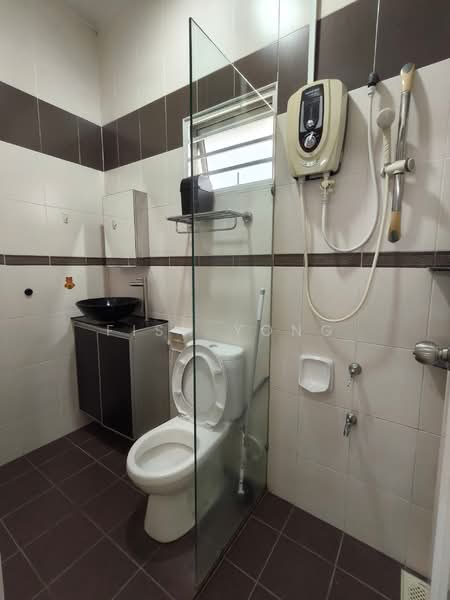 2-storey Terraced House for Rent in Taman Nusa Idaman (Iskandar Puteri (Nusajaya)) - Fish Yong - Bathroom - PropertyGuru.com.my