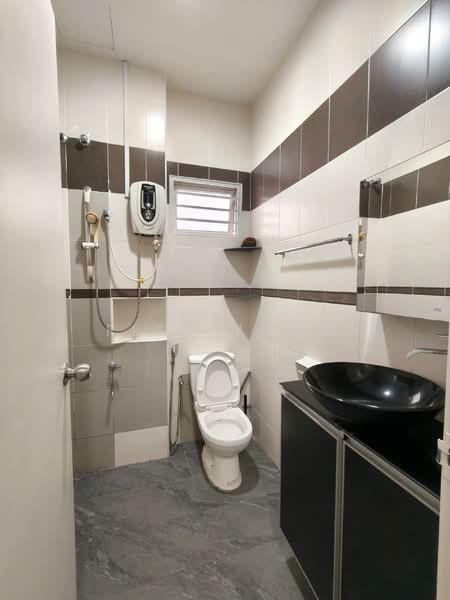 2-storey Terraced House for Rent in Taman Nusa Idaman (Iskandar Puteri (Nusajaya)) - Fish Yong - Bathroom - PropertyGuru.com.my