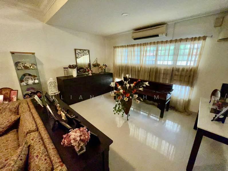 Rumah Teres 2 Tingkat untuk Dijual di Damansara Kim (Petaling Jaya) - Juliana Mahmud - Living Room - PropertyGuru.com.my
