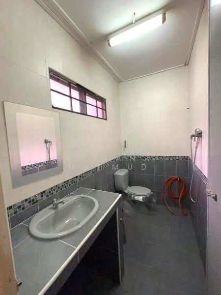 Rumah Teres 2 Tingkat untuk Dijual di Damansara Kim (Petaling Jaya) - Juliana Mahmud - Bathroom - PropertyGuru.com.my