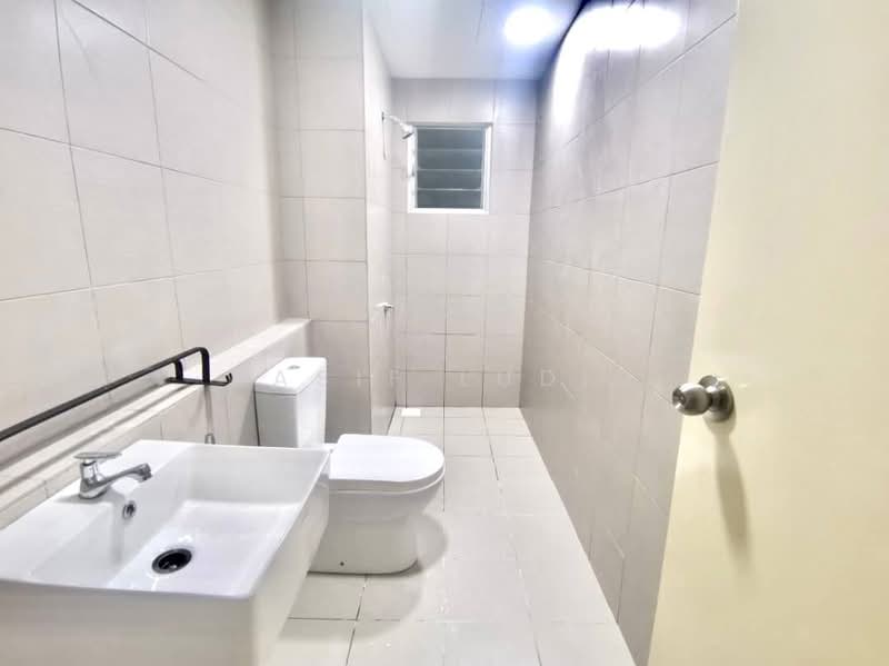 Lakefront Homes untuk Untuk Disewa - RM 1,500 /bulan, Mac 2026 - Bathroom - PropertyGuru.com.my