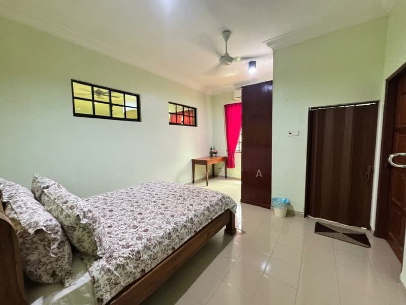 Hotel / Resort for Rent in Durian Tunggal (Alor Gajah) - Wesley Tan - Bedroom - PropertyGuru.com.my