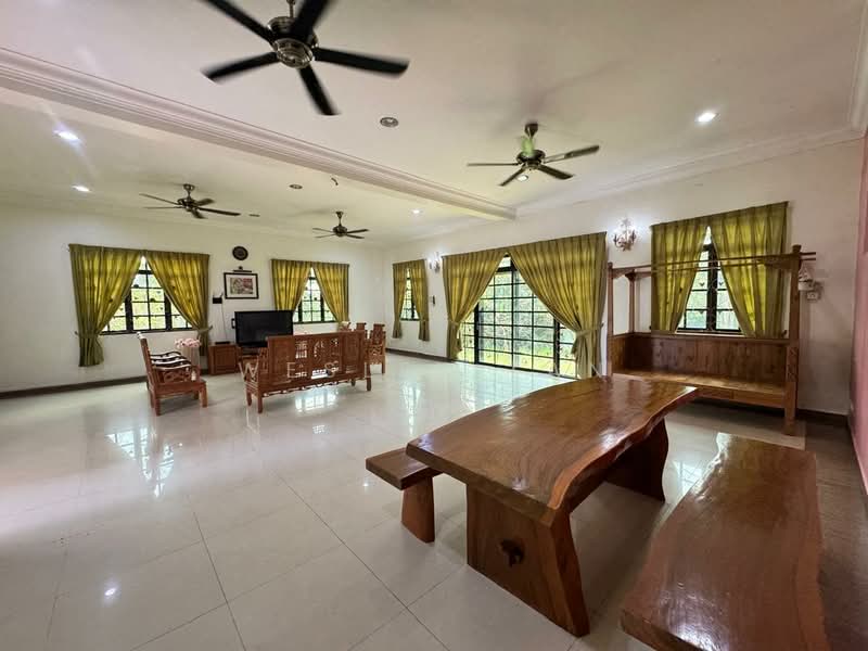 Hotel / Resort for Rent in Durian Tunggal (Alor Gajah) - Wesley Tan - Living Room - PropertyGuru.com.my