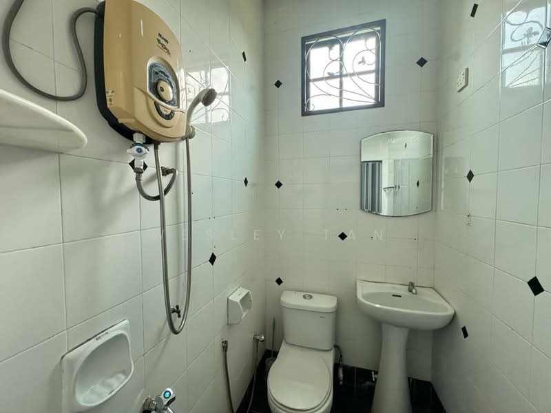 Hotel / Resort for Rent in Durian Tunggal (Alor Gajah) - Wesley Tan - Bathroom - PropertyGuru.com.my