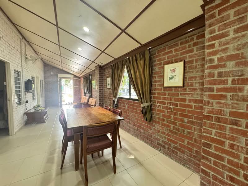 Hotel / Resort for Rent in Durian Tunggal (Alor Gajah) - Wesley Tan - Dining Room - PropertyGuru.com.my