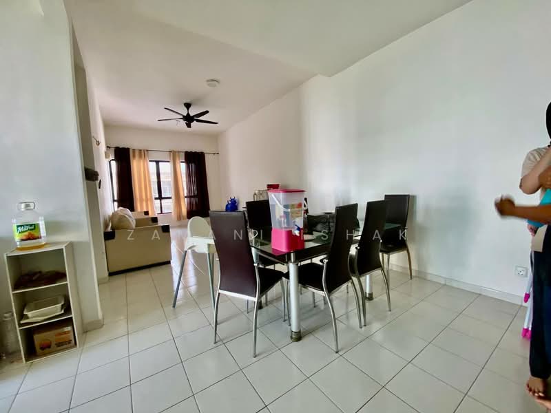 Townhouse for Sale in Bandar Tasik Kesuma (Beranang) - Zamani Ishak - Living Room - PropertyGuru.com.my
