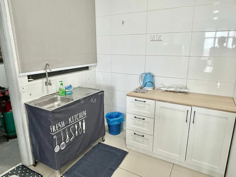 Service Residence for Sale at ARC @ Austin Hills - Jasmine Ong - Kitchen - PropertyGuru.com.my