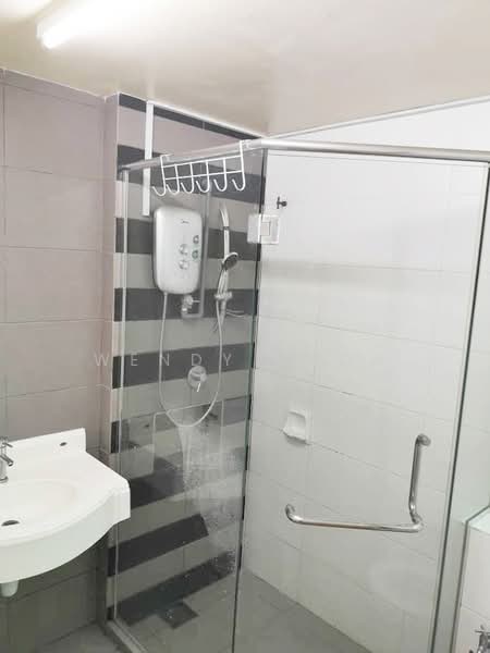 Townhouse for Sale in 16 Sierra (Puchong) - Wendy Boon - Bathroom - PropertyGuru.com.my