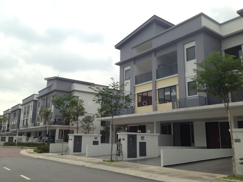 Townhouse for Sale in 16 Sierra (Puchong) - Wendy Boon - Exterior - PropertyGuru.com.my