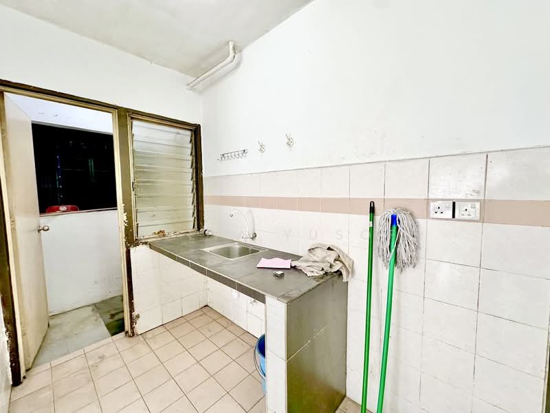 Flat for Sale at Flora Damansara Flat - Deeya Yusof - Kitchen - PropertyGuru.com.my
