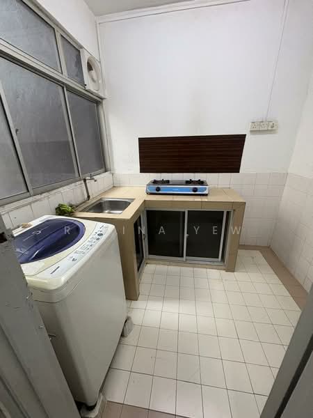 Condominium for Rent at Endah Villa - Regina Yew - Kitchen - PropertyGuru.com.my