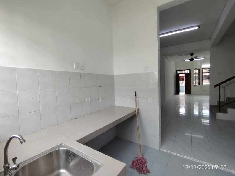 Taman Pulai Indah untuk Untuk Dijual - RM 460,000, Mac 2026 - Kitchen - PropertyGuru.com.my